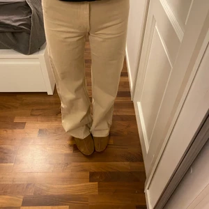 Monki jeans - Säljer ett par fina wide leg monki jeans pga att det inte är min stil