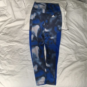 Adidas träningsbyxor  - Så smidig mobilficka! Storlek XS men passar S utan problem och eventuellt upp till M