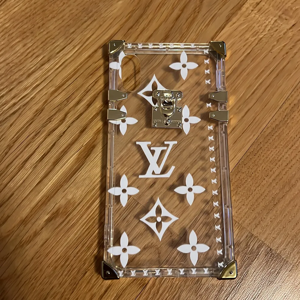 Louis Vuitton IPhone XS phone case. Accessoarer.