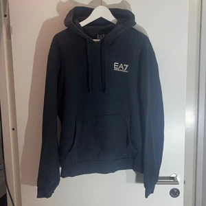 EMPORIO ARMANI EA7 Hoodie | XL | Har 2st - Har 2st likadana den ena passar L och den andra XL