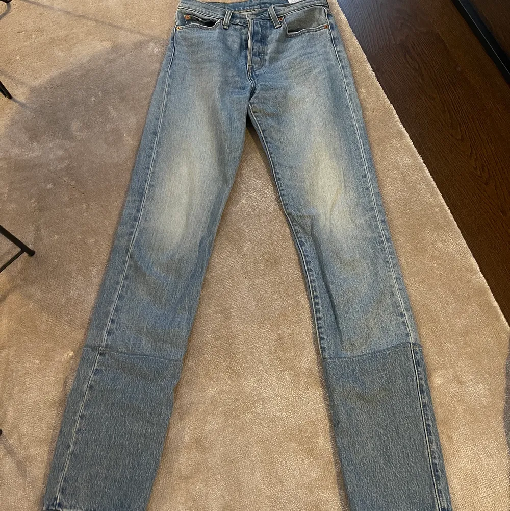 Högmidjade levis jeans. Jeans & Byxor.