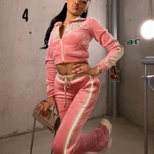 jaded london sett - den är slutsåld överallt. Har använt ett par gånger. Passar storlek XS och S