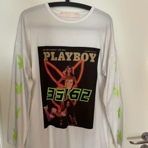Playboy Missguided  - Storlek UK 10 passar S/M. Oversized tröja