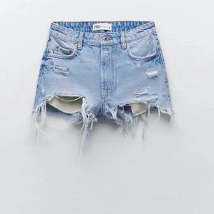 Zara shorts  - Säljer dessa helt oanvända zara shorts, pga dem va 36 och jag har 34.❤️❤️ köparen står för frakt!