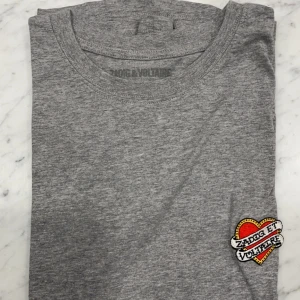 Zadig tröja - Säljer min knappt använda Zadig tröja i storlek XS, använd endast en gång ungefär💙