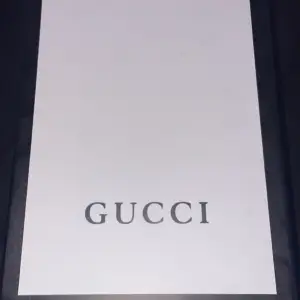 Gucci mössa bra skick haft den i cirka 1/2 månad köpt för 1980kr