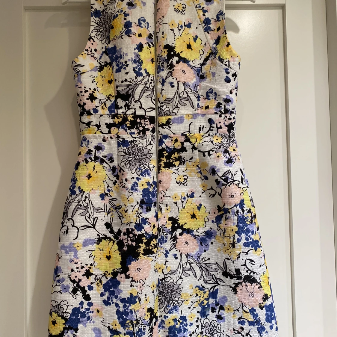 Sommarklänning från Warehouse - 91