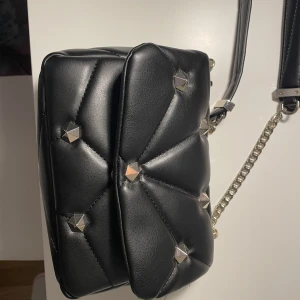 Zara väska - Jag säljer min zara väskas som inte kommer till användning. 