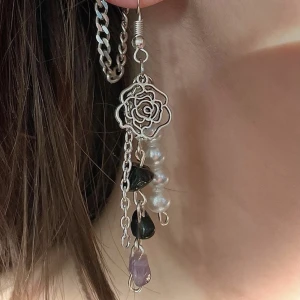 Obsidian och ametist örhänge - Krok av silver och äkta kristaller.   Fri frakt!