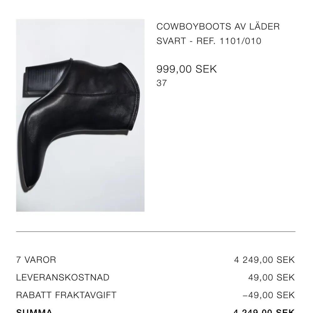 Två par skor från zara. Väldigt fint skick, i princip oanvända båda två.   Båda säljes för 550 kronor totalt eller 350 kronor vardera.. Skor.