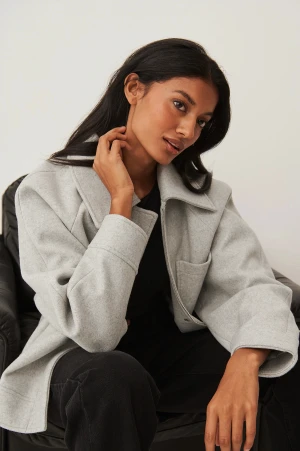 Grå kappa/jacka nakd - Fint skick men lite nopprig, overzized 