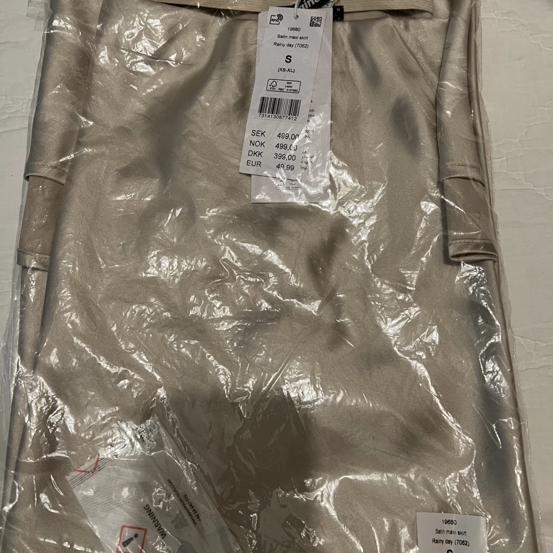 Gina satin kjol  - 91