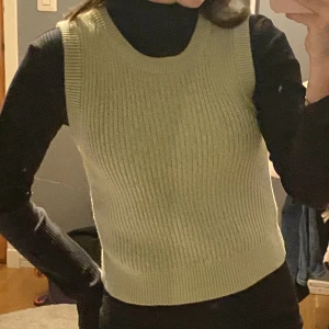 Ljusgrön väst - Får tyvärr ingen användning för den så den är i nyskick! 