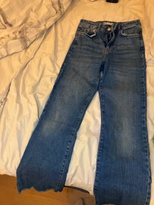 Jeans  - Dem här jeansen är för Sköna och bekväma❤️ men säljer dem för att jag har så många jeans ( Andvänd 3 gånger 