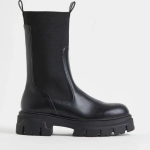 Boots - Boots som inte kommer till användning. Storlek 38 & endast använda 1 gång🥰