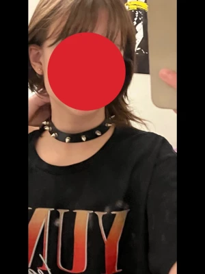 Nit choker  - Säljer denhär as snygga nit chokern från punktshop. Köpte för 125 och säljer för 50kr + 15kr frakt. Är cirka 42 cm lång och bra kvalite. Säljer för att den har inte kommit till användning. Skriv priv för mer info och intresse.💕