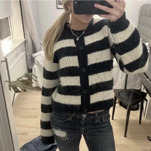 zara kofta  - Jätte fin zara kofta utan defekter ❤️ storlek S använd 2 gånger 