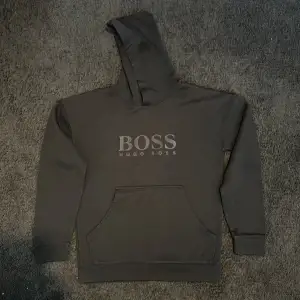 Limited edition Hugo Boss hoodie i perfekt skick (aldrig använt), storlek S (Pris kan diskuteras)