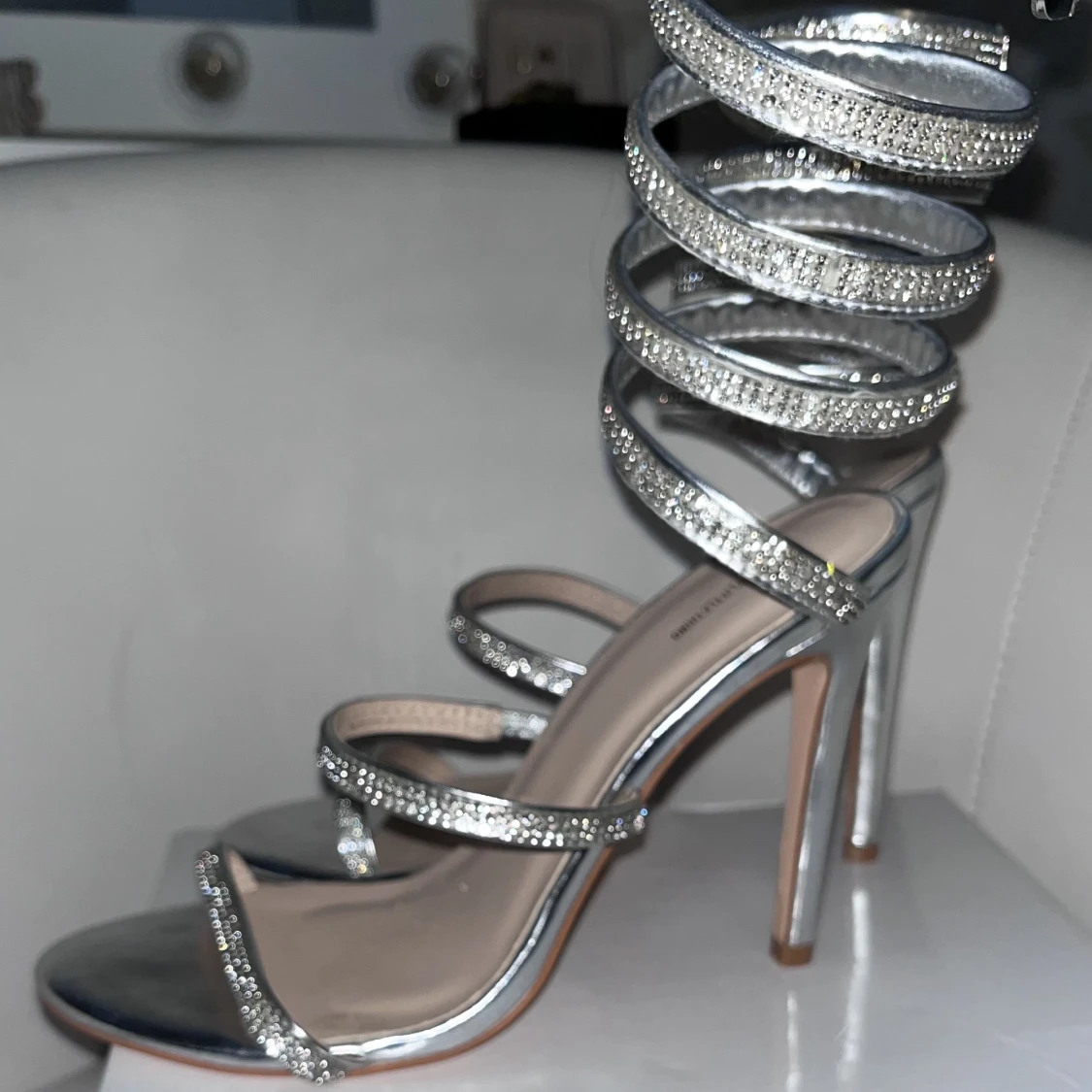 Klackskor med diamantband - 90