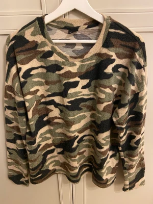 Tröja - Fin tröja från Ginatricot 