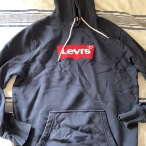 Levis ’s hoodie i storlek M, använd max 2 ggr