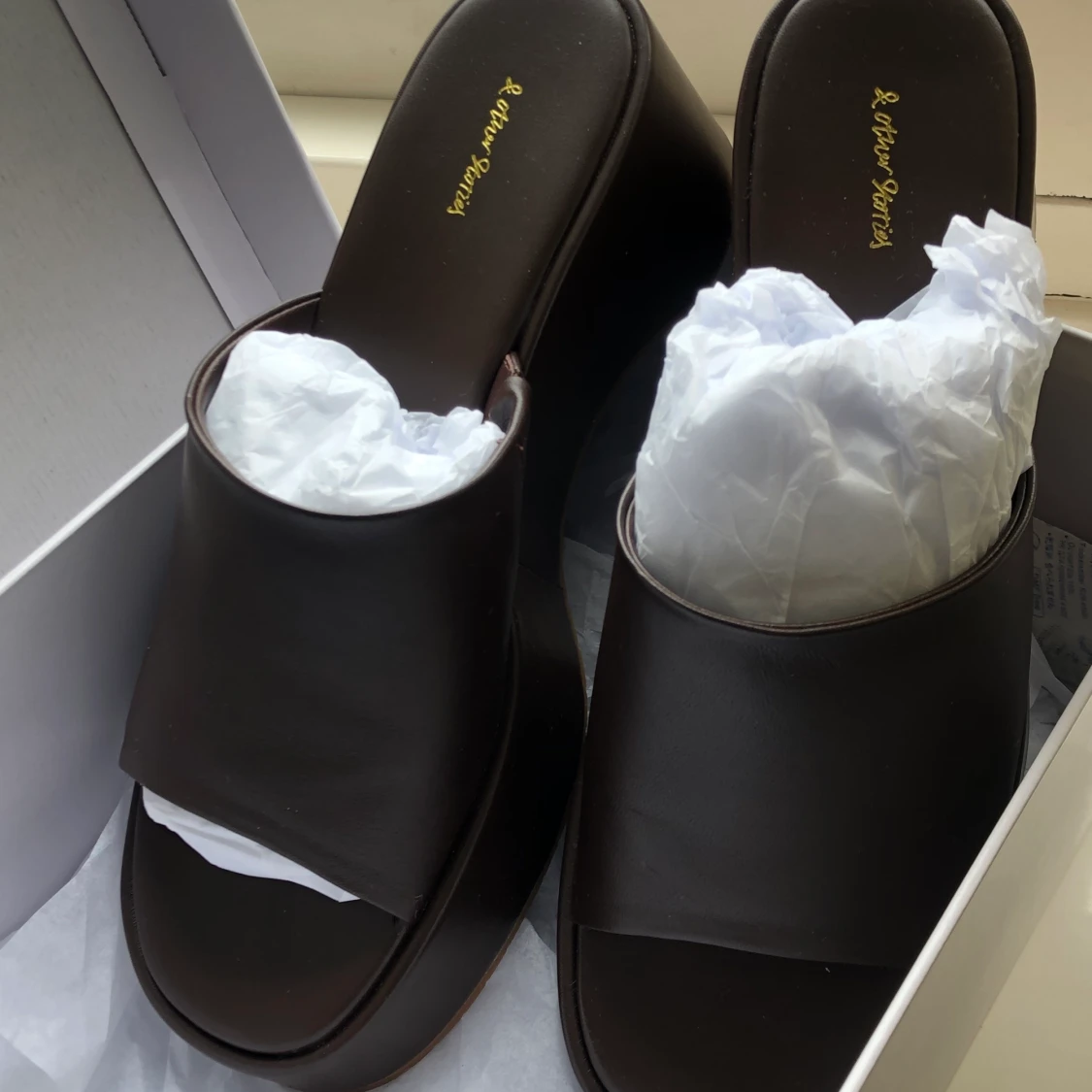 NYA & Other stories platforms - 90