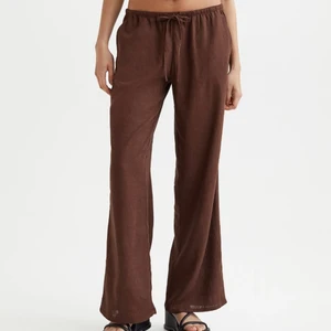 Linnebyxor  - Linnebyxor. 