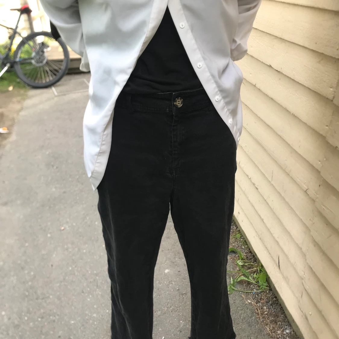 Svarta baggy H&M jeans dom är väldigt bekväma och har en bra material. - 90