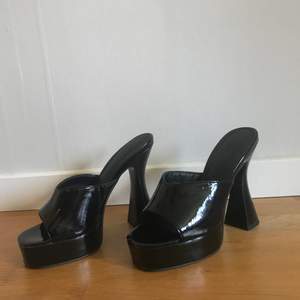 Döläckra svarta Bratz liknande skor från Asos Design i storlek 37. Endast prövade! ⚡️