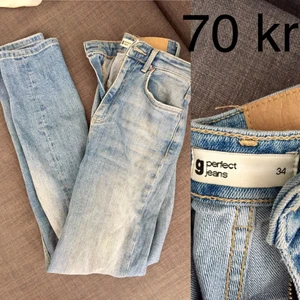 Jeans  - Lite kläder som jag säljer, fint skick och en del plagg knappt använda. 