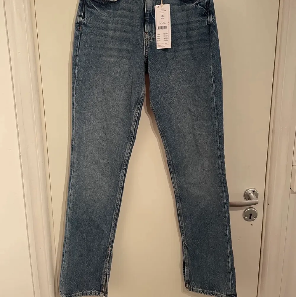 ❌!Lånade Bilder!❌ Säljer dessa 90’s High waisted jeans köparen står för frakt.. Jeans & Byxor.