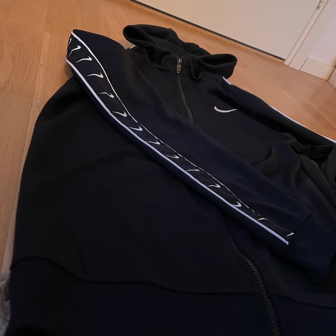 Svart Nike Kofta - 91