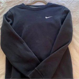 Vintage hoodie - Jag säljer denna vintage hoodie för fler bilder fråga! 