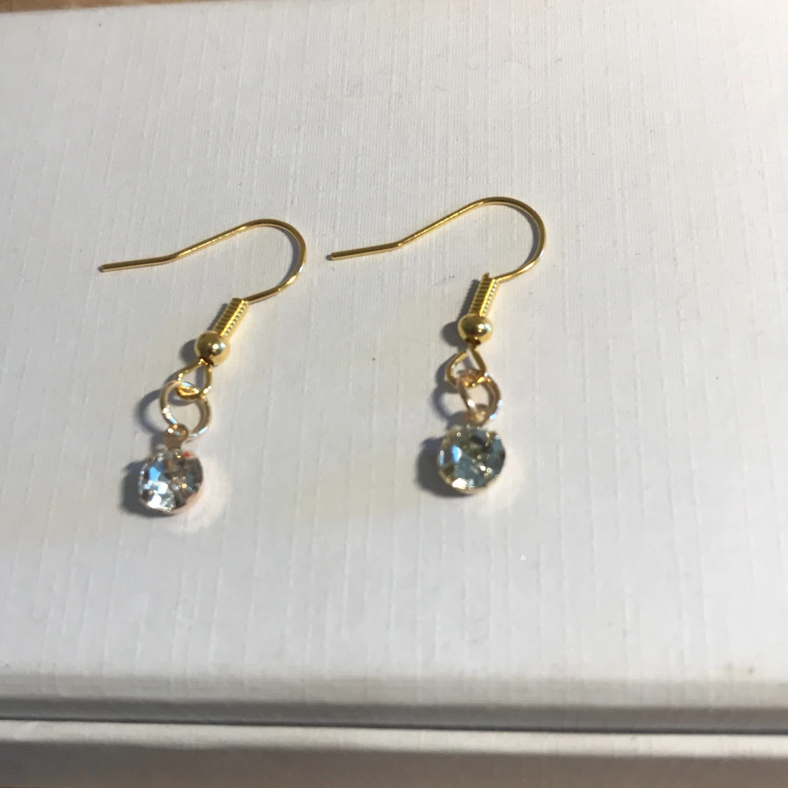  Här är ett par handgjorda örhengen ✨ - 90