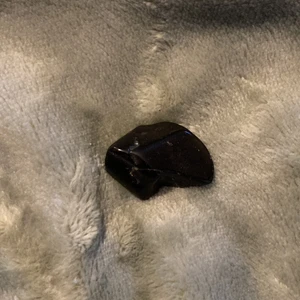 rökkvarts - Rökkvarts är en grundande kristall som skyddar mot negativ energi.