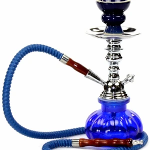 Vattenpipa - Säljer min vattenpipa, går att ha med överallt hur lätt som helst och funkar helt utmärkt. Den är i bra skick! Däremot är en bit av slangen en bit böjd men inget som påverkar! Säljer pågrund av att den inte används mer! Kommer med 7st munstycken:)