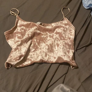 Gullig rosa topp - Jag vet faktiskt inte vart toppen var ifrån. Stretchig och skön.