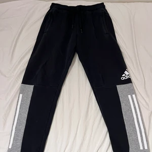 Adidas mjukis  - Adidas mjukis storlek M (137-147cm) junior.