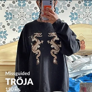 Tröja - Extremt bekväm och snygg tröja i storlek XS, har använts fåtal gånger och är ganska overallen 