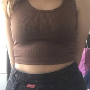 Fin brun croptop från HM som sitter jätte bra men är bara inte min stil