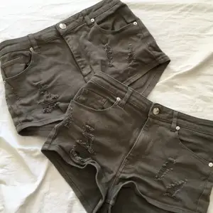 Mörkgröna jeansshorts från H&m. ( 40kr st! ) Fint skick, använda ett fåtal gånger, men har inte lika mycket användning för dem längre, särskilt inte båda. Perfekta för sommaren!