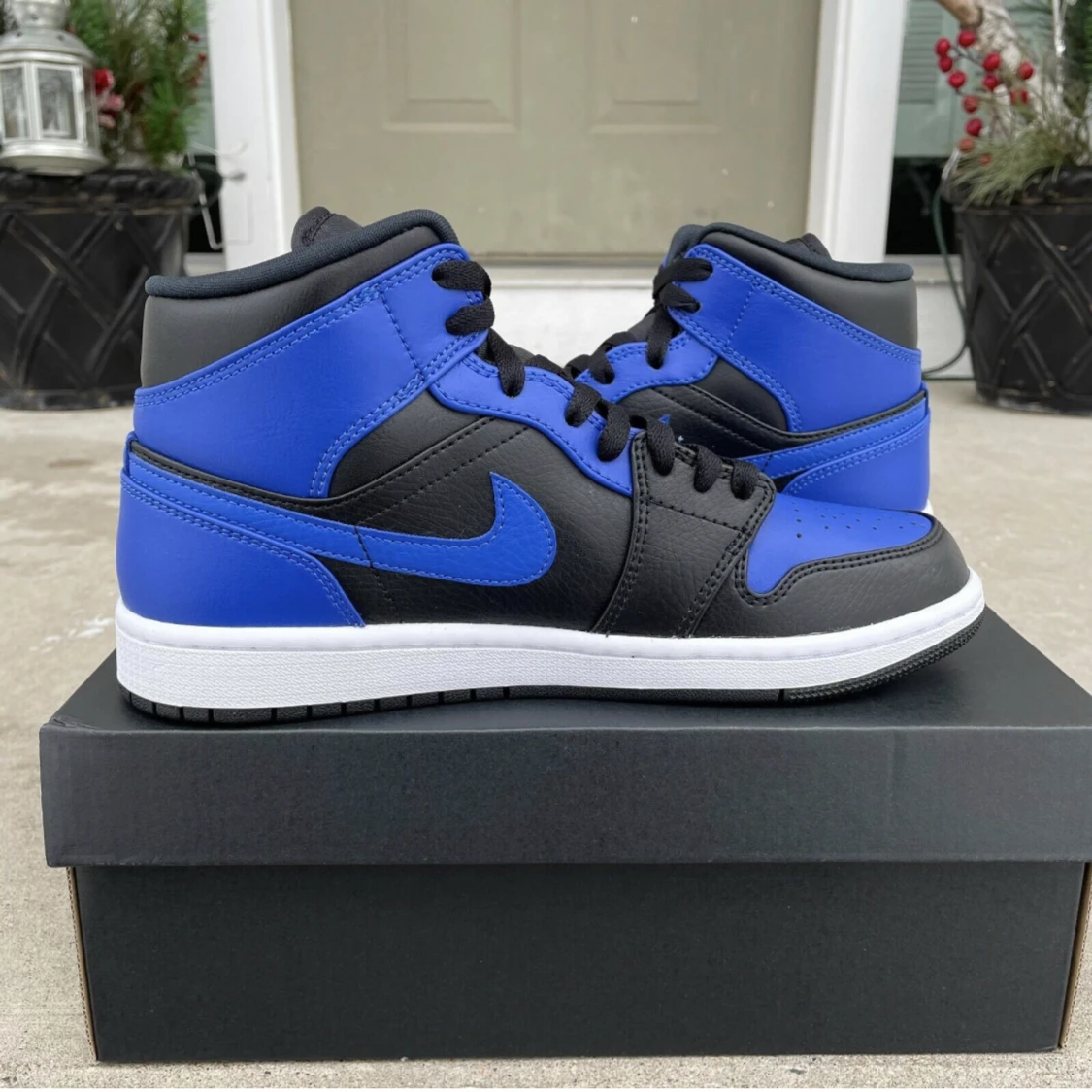 Jordans Mid "Hyper Royal" 