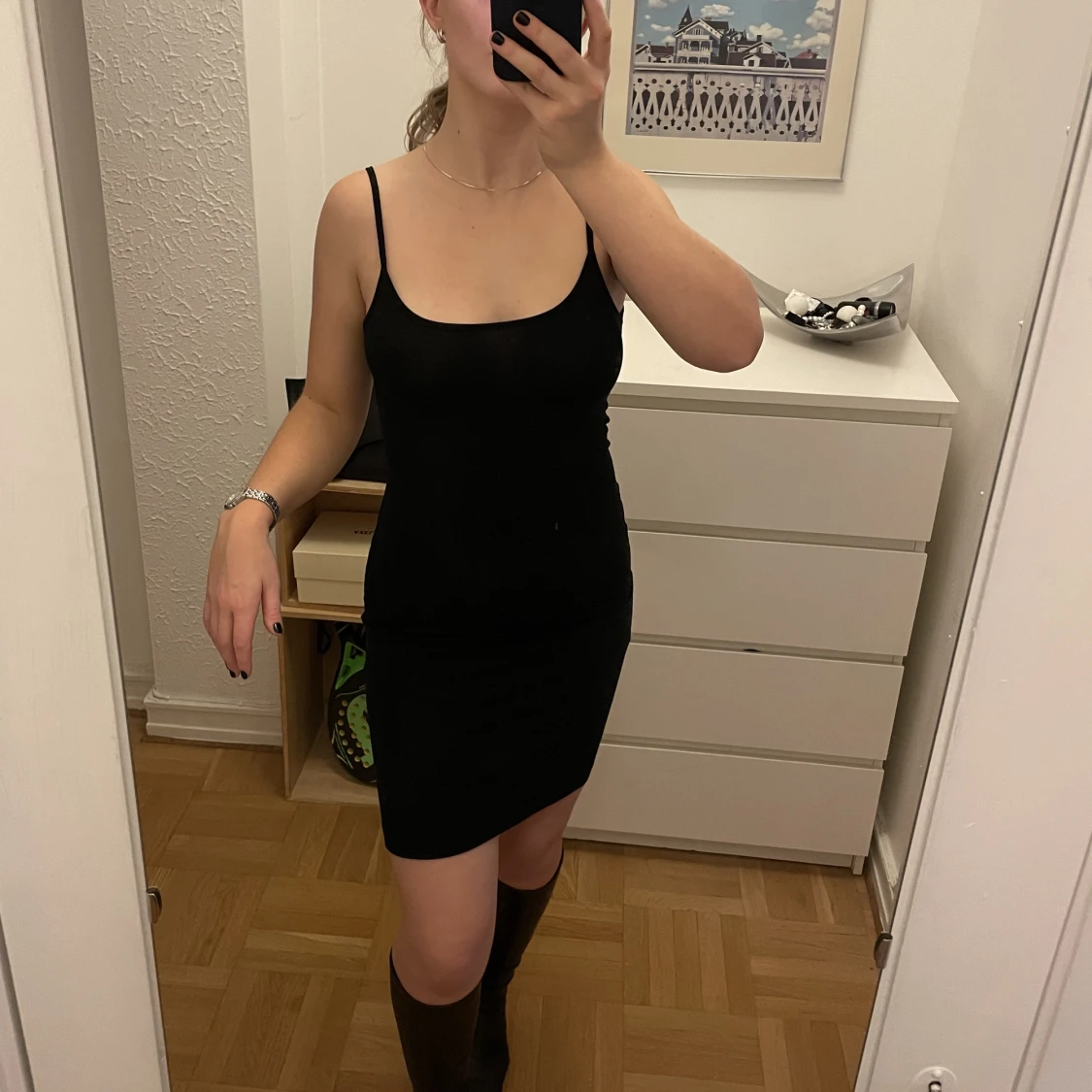 Tight svart kortklänning