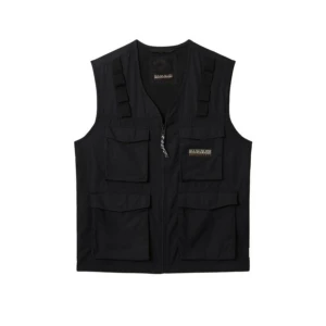 Napapijri  - Napapijri A dru väst, Storlek, Small Färg, Svart Köpt på NK göteborg  Ny pris på NK 1800kr (osäker om den finns kvar undrr vinter säsongen)  Finns på MIINTO. För 2130kr