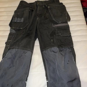 Trekvarts hantverks byxor - Storlek C44