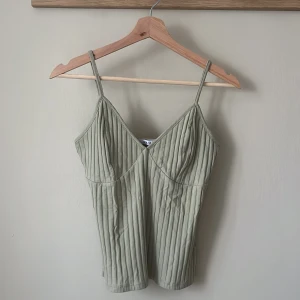 Linne NAKD - Grön linne från NAKD. Nyskick!💚