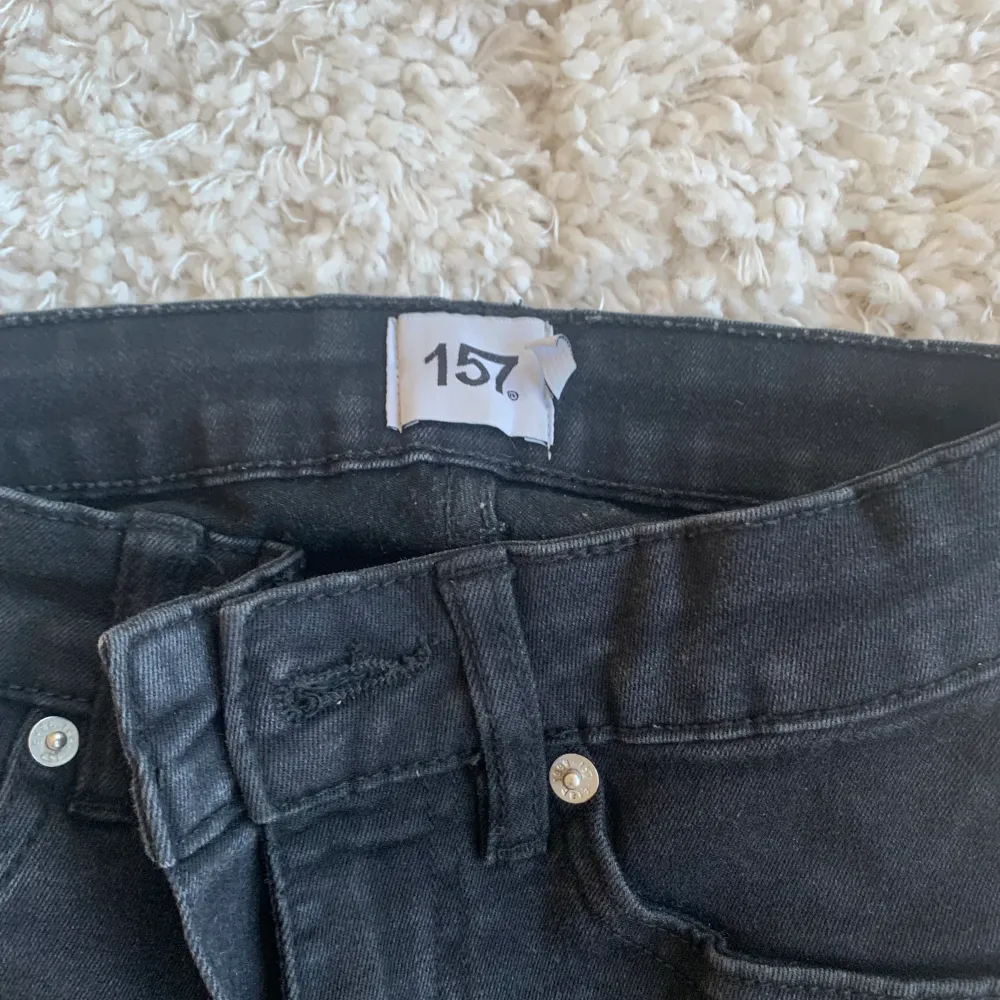 Midwaist skinny jeans från lager 157. Inte använda och har ingen skador eller sånt så är som nya. Köpte för 400 säljer för 200 kr. Skriv om ni undrar något.. Jeans & Byxor.
