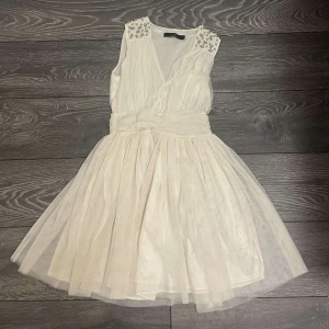 En jätte fin klänning, använd bara några gånger  - Storlek S/M