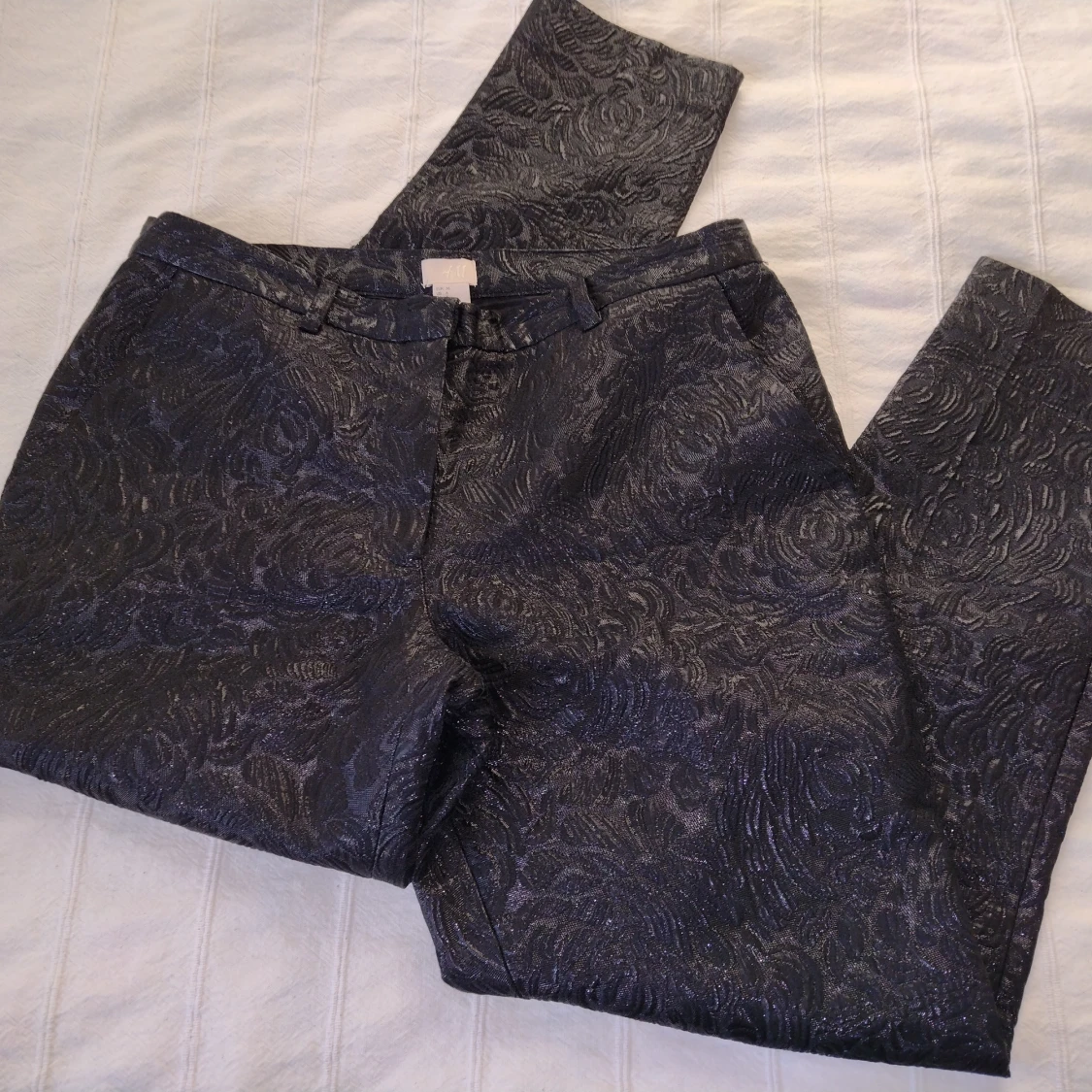 Skimriga svarta kostymbyxor, ankelmodell, storlek 36