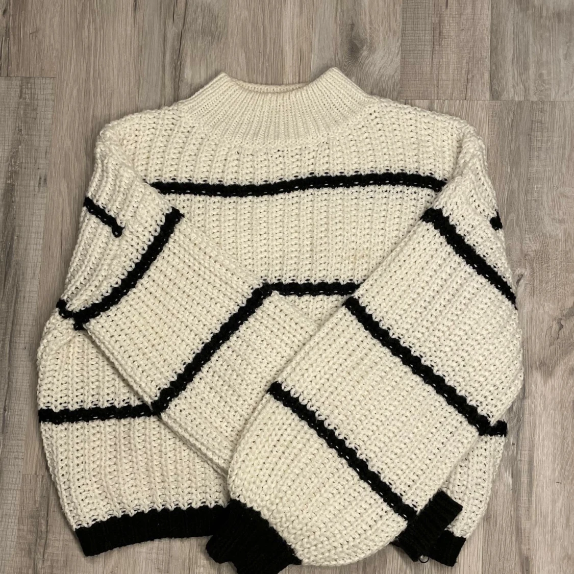 Stickad tröja stl S  - 90